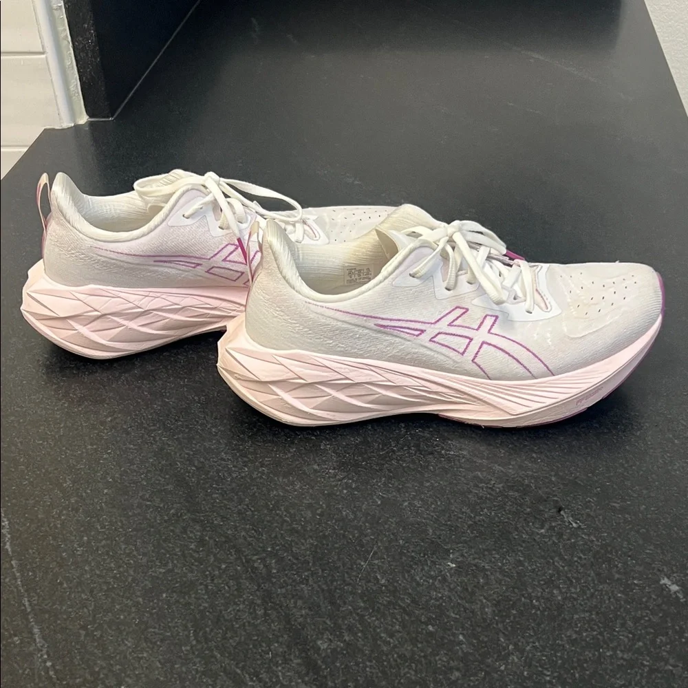 ASICS Running Shoes - Picture 2 of 6